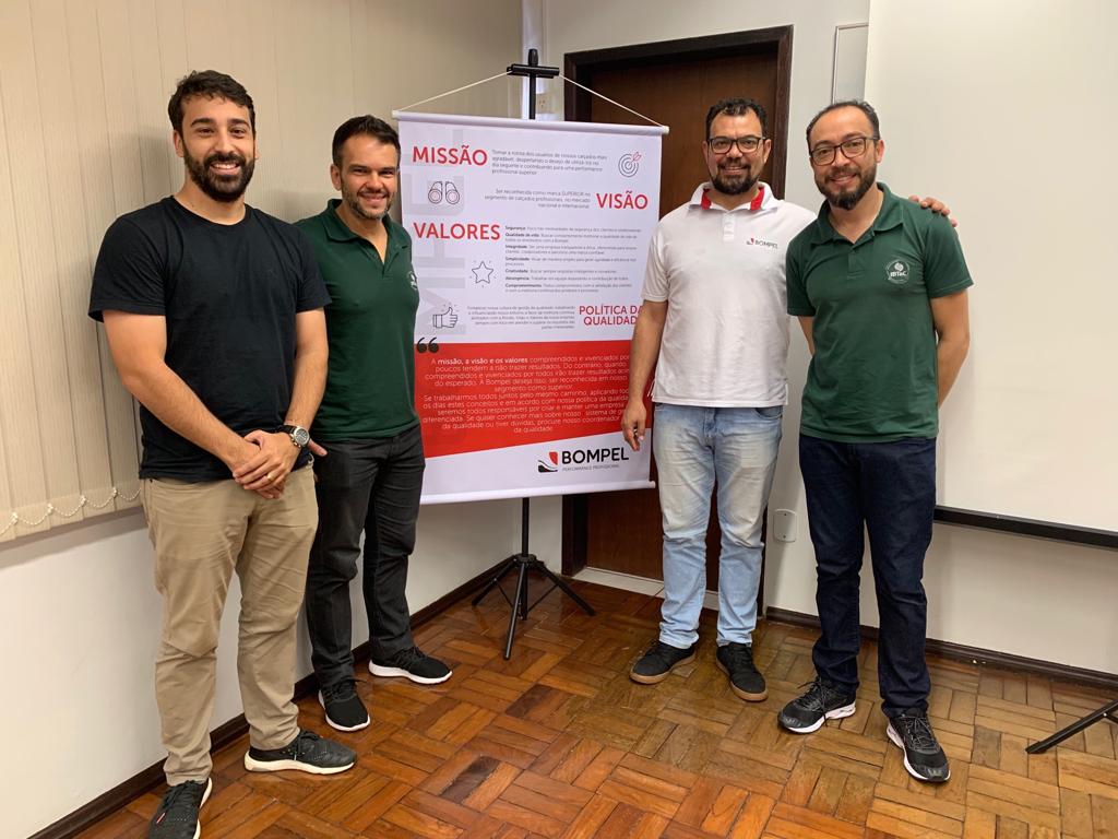 IBTeC realiza visita técnica na empresa Bompel