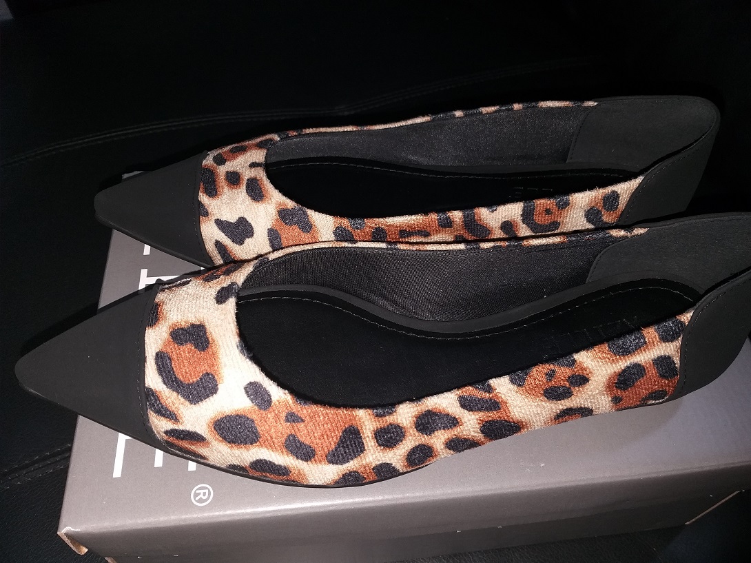 Isa-Sazi mostraram sistema String produzindo sapatilhas Azilê na Fábrica Inovação, durante SEINCC