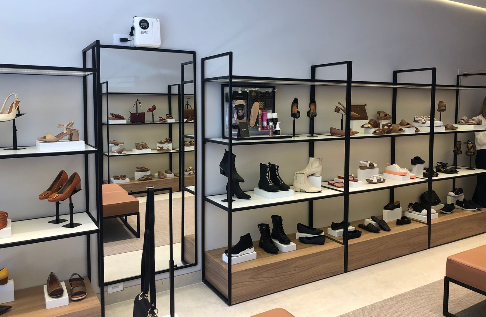 Usaflex inaugura três lojas em SP