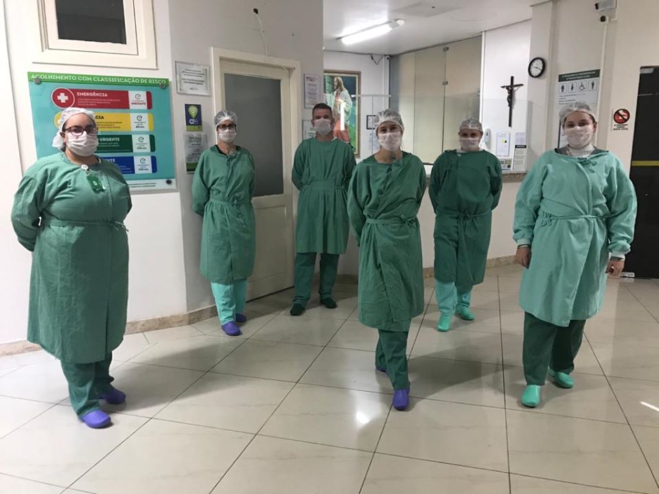 Sticky Shoes realiza doação de calçados para o Hospital Arcanjo São Miguel