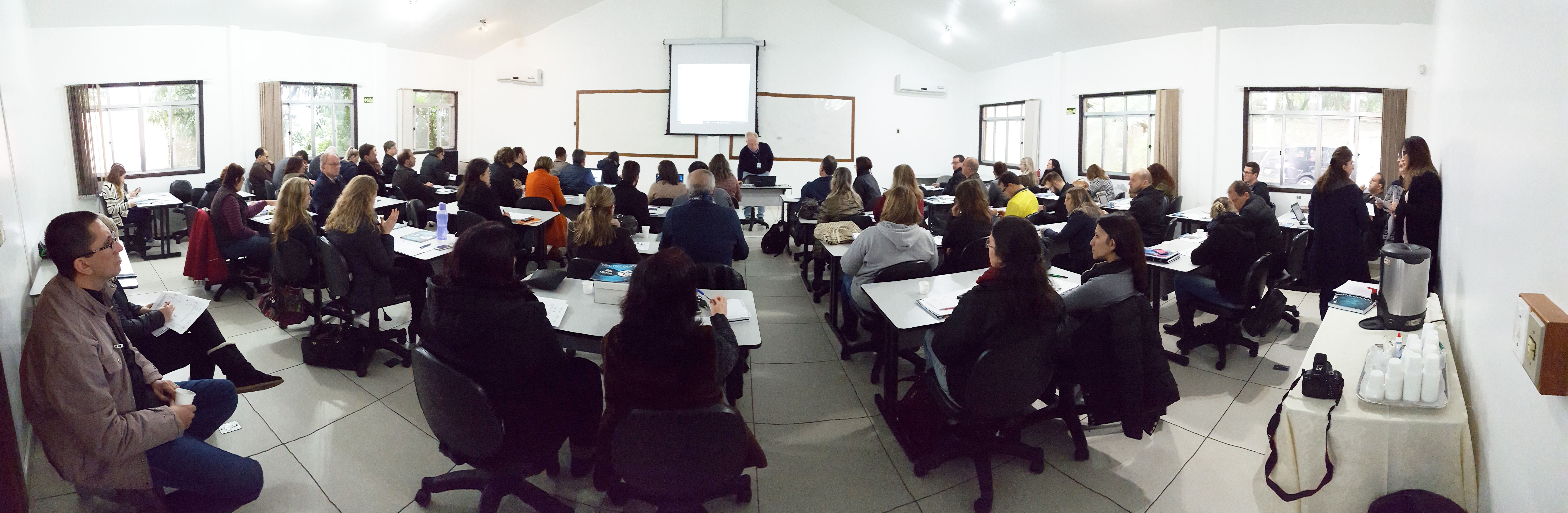 Comissão do CB-11 promove discussão sobre substâncias restritivas