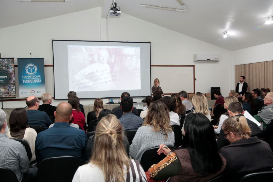 Happy Hour com Tecnologia comemorativo aos 40 anos da Revista Tecnicouro teve recorde de participação