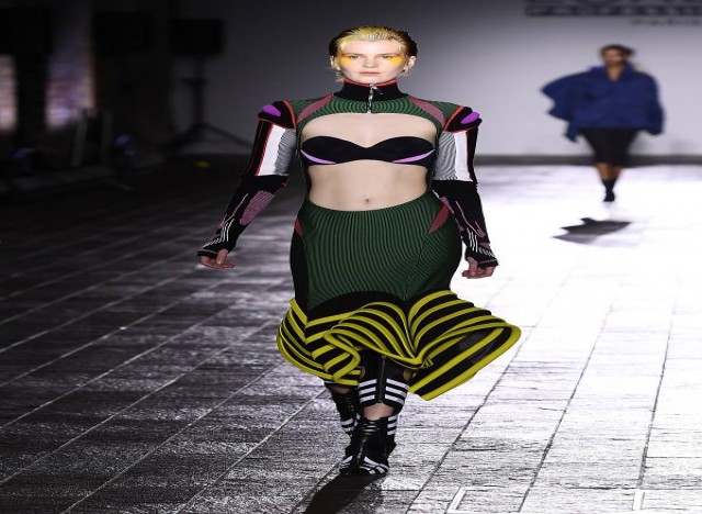 Desfile que marcou a estreia de Paolina Russo no London Fashion Week