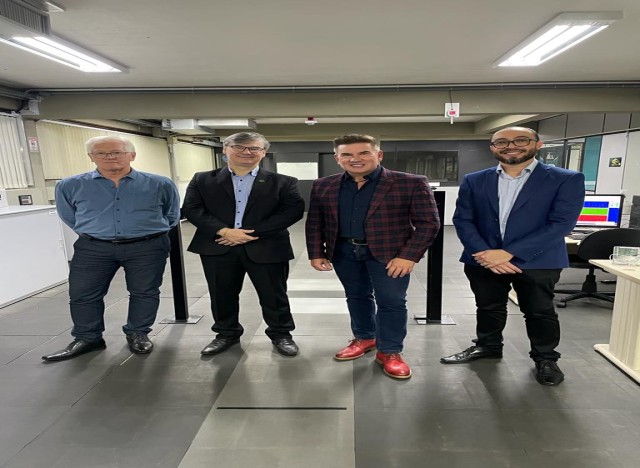 Valdir Soldi (Vice-Presidente Executivo IBTeC), Paulo Griebeler (Presidente Executivo IBTeC, Jorge Bischoff (CEO do Bischoff Group) e Rudnei Palhano (Coordenador da Unidade de Biomecânica IBTeC)