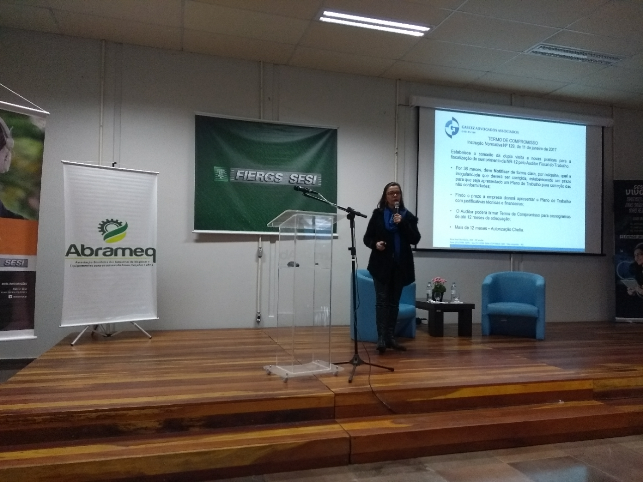 Abrameq e Abicalçados realizam evento sobre as mudanças da NR-12, com foco no anexo X