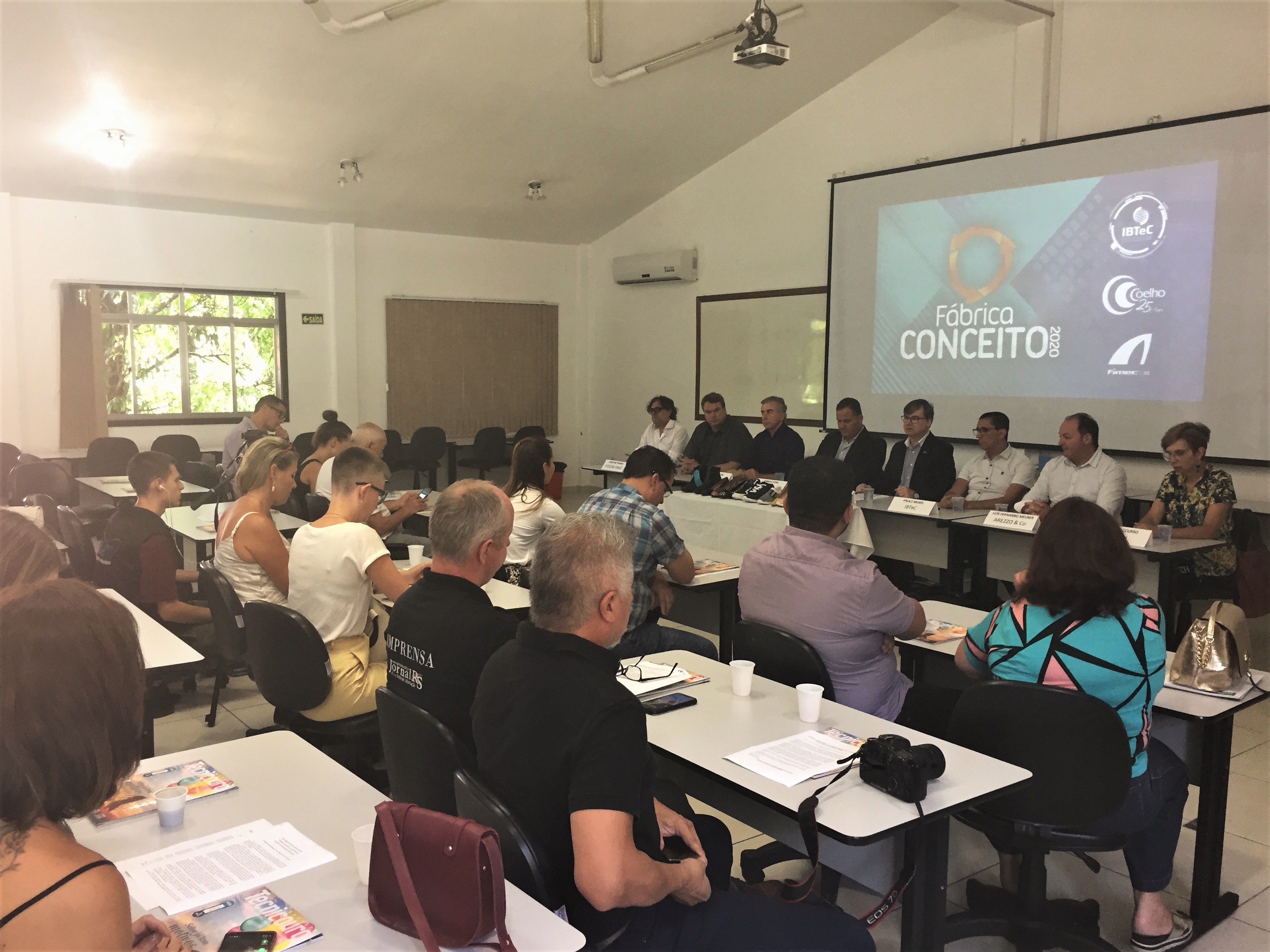 Maior edição da Fábrica Conceito produzirá 17 modelos de calçados, em seis linhas de produção, com 86 empresas e 90 operários