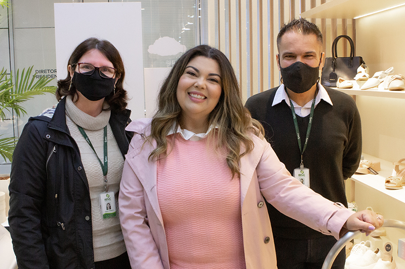 Laboratório de Biomecânica do IBTeC mediu pés de Fabiana Karla, para que Piccadilly produza calçados ainda mais confortáveis para a embaixadora da marca