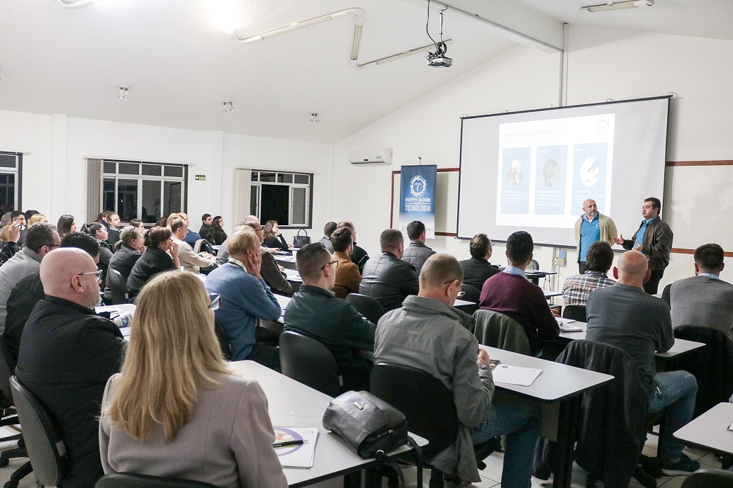 O uso de PUDs para revestimentos de têxteis e de policarbonatos para peças nos calçados foi tema do Happy Hour com Tecnologia