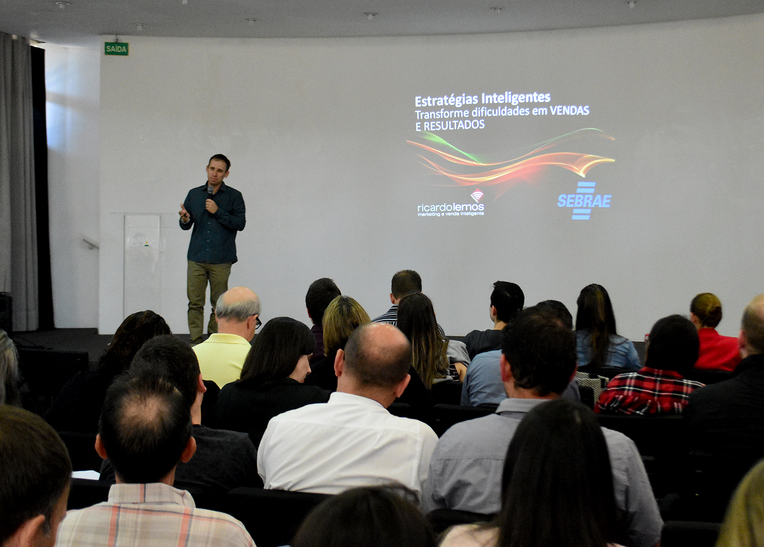 Fenac e Sebrae promovem palestra sobre vendas durante a Semana do Calçado